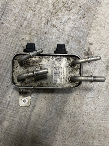 Теплообменик охлаждения топлива LR038811 LAND ROVER