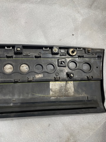LAND ROVER LR038855 Молдинг двери задней правой нижний в наличии Украина