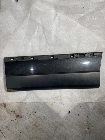 Молдинг двери задней левой нижний LR038856 LAND ROVER