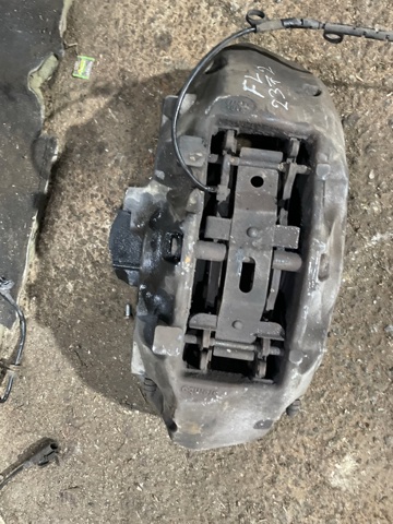 Тормозной суппорт LR039523 LAND ROVER
