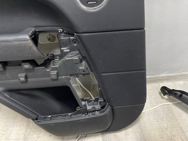 LR040533 LAND ROVER Обшивка (облицовка) внутренняя двери задней левой купить в Киев