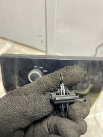 LR041044 LAND ROVER купить в Кривой Рог