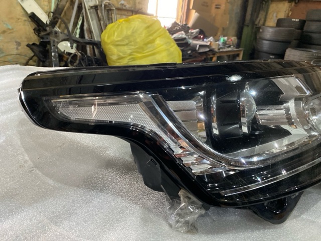 LR046921 LAND ROVER Правая фара купить в Каменское