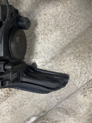 Фара основная правая LR046921 LAND ROVER