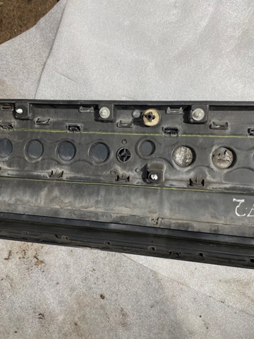LR048804 LAND ROVER Молдинг двери передней правой нижний купить в Харьков