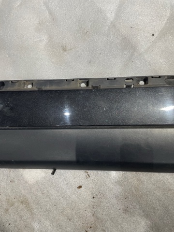 LR048805 LAND ROVER Молдинг двери передней левой нижний купить в Сумы