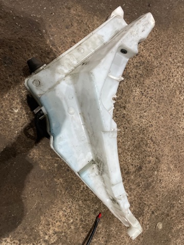 LR050572 LAND ROVER Бачок омывателя купить в Тернополь