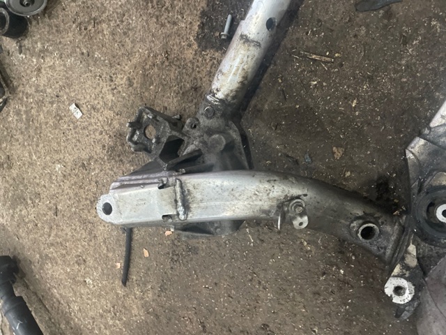 LAND ROVER LR060034 Балка передней подвески (подрамник) в наличии Николаев