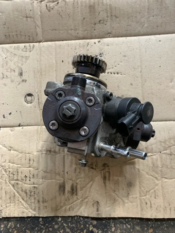Насос топливный высокого давления (ТНВД) LR061536 LAND ROVER
