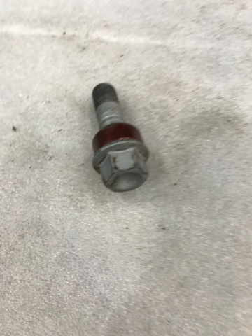 WHT004676 PORSCHE Колесный болт купить в Запорожье