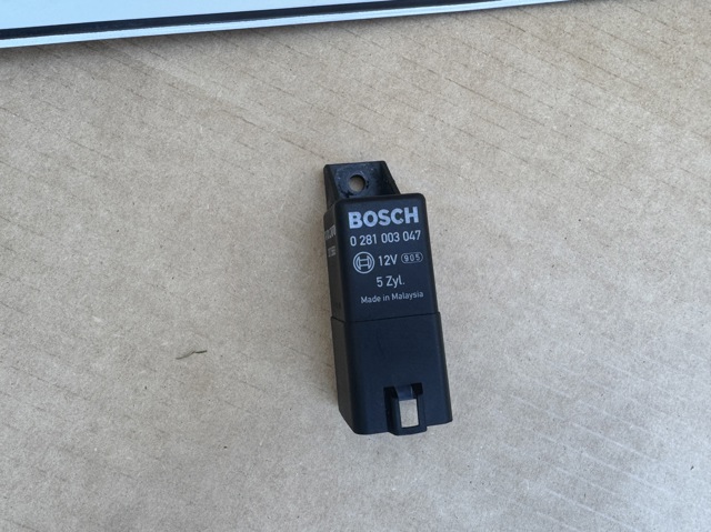 Реле свечей накаливания 0281003047 BOSCH