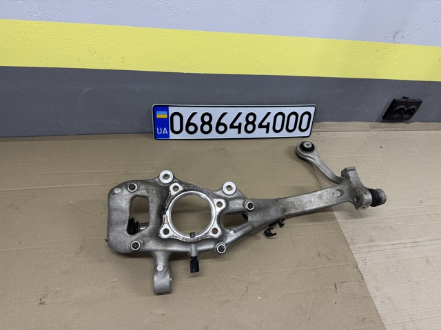 4M0407560 Цапфа передняя правая купить Ирпень