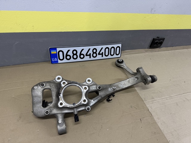 Цапфа передняя правая 4M0407560 VAG