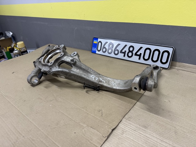4M0407560 VAG Цапфа (поворотный кулак) передний правый купить в Харьков