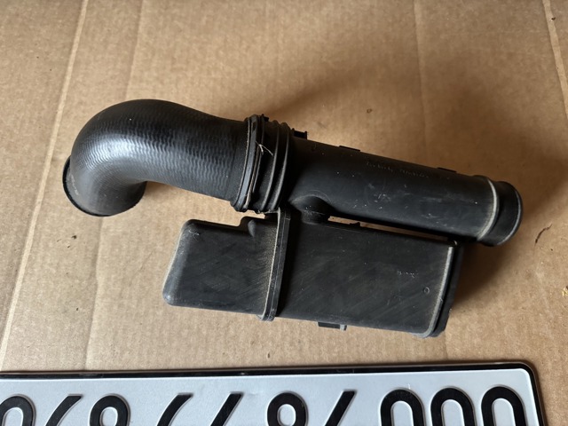 Патрубок интеркуллера A2115282582 MERCEDES