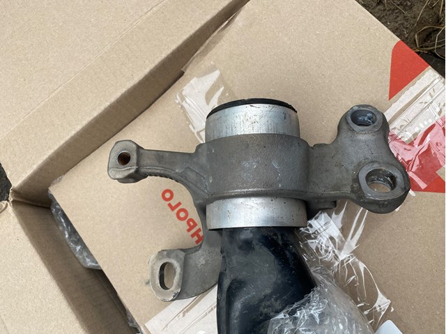 BMW 31128831645 Сайлентблок переднего нижнего рычага в наличии Николаев