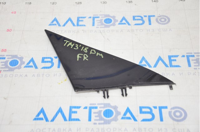 Накладка зеркала треугольник наружняя передняя правая tesla model 3 18- черн глянец 113065600E