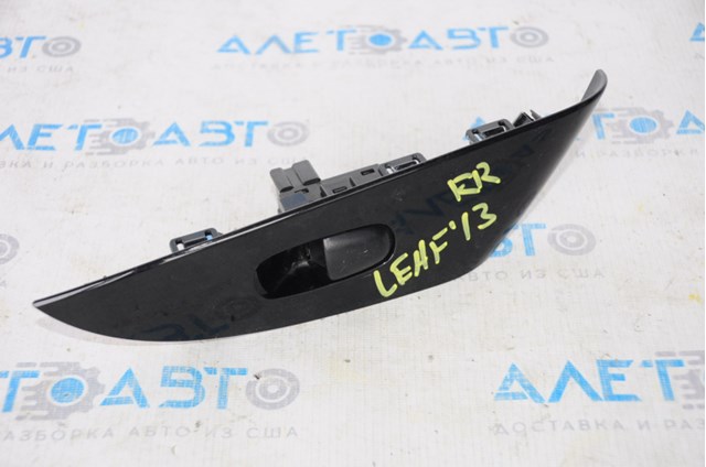Управление стеклоподъемником задним правым nissan leaf 11-17 черн, с накладкой черн глянец 254111KL0A