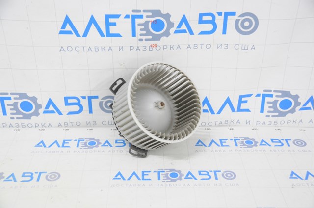 Мотор вентилятор печки mazda3 mps 09-13 BBM461B10