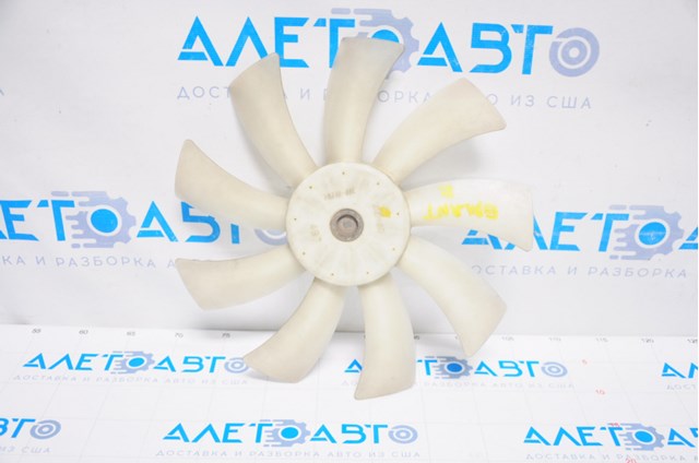 Крыльчатка вентилятора охлаждения правая mitsubishi galant 04-12 MR968067