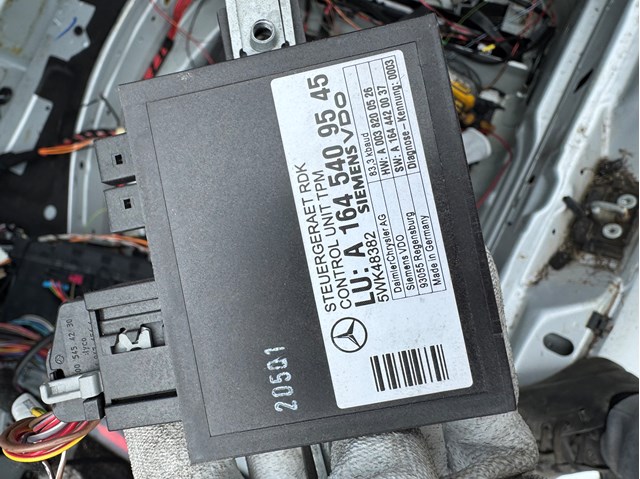 Блок системы контроля давления в шинах A1645409545 MERCEDES