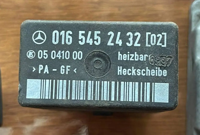Обогрев стекла окна задка 0165452432 MERCEDES