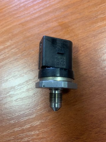 BOSCH 0261545071 Датчик давления топлива в наличии Львов