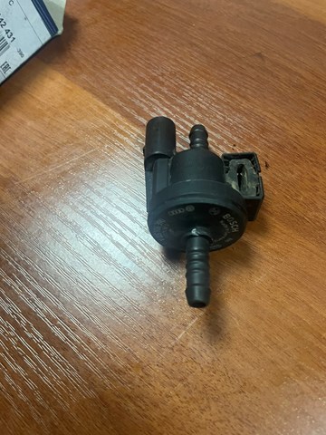 Клапан паров бака 06E906517A VAG