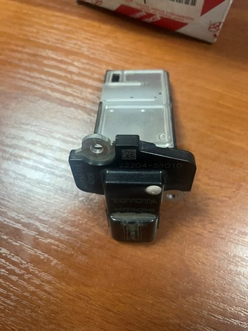 2220451010 TOYOTA Датчик потока (расхода) воздуха, расходомер M.A.F. - (Mass Airflow) купить в Черновцы