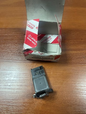 2220451010 TOYOTA Датчик потока (расхода) воздуха, расходомер M.A.F. - (Mass Airflow) купить в Тернополь