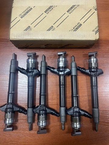 Форсунка дизельная в сборе 2367059037 TOYOTA