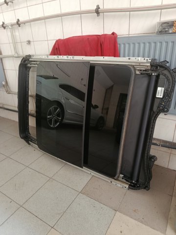 Люк в сборе 54107445467 BMW