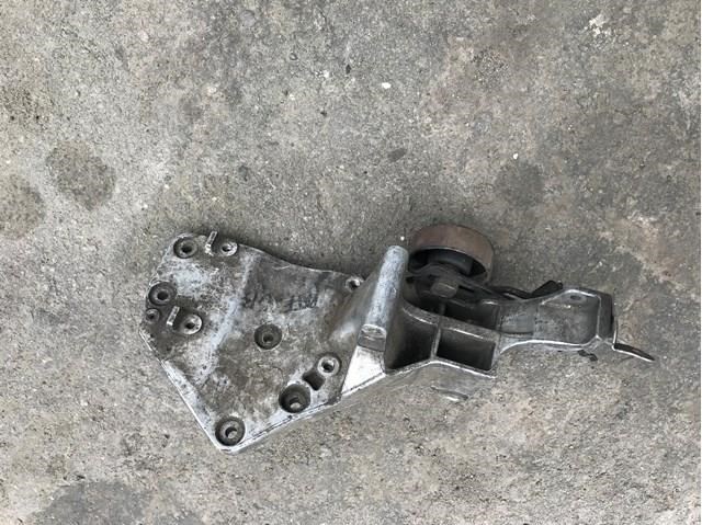 Кронштейн компрессора кондиционера 11910EB300 NISSAN