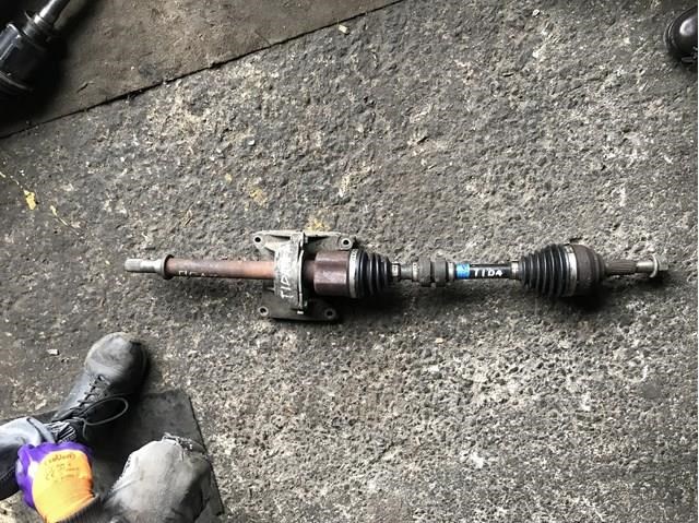 Полуось передняя, правая 39100EL005 NISSAN