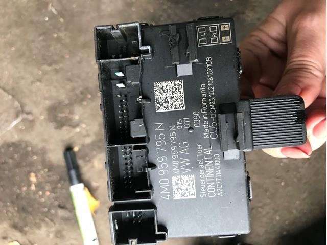 Блок комфорта задней двери 4M0959795N VAG