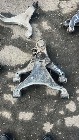Передний нижний рычаг 54500EB31A NISSAN
