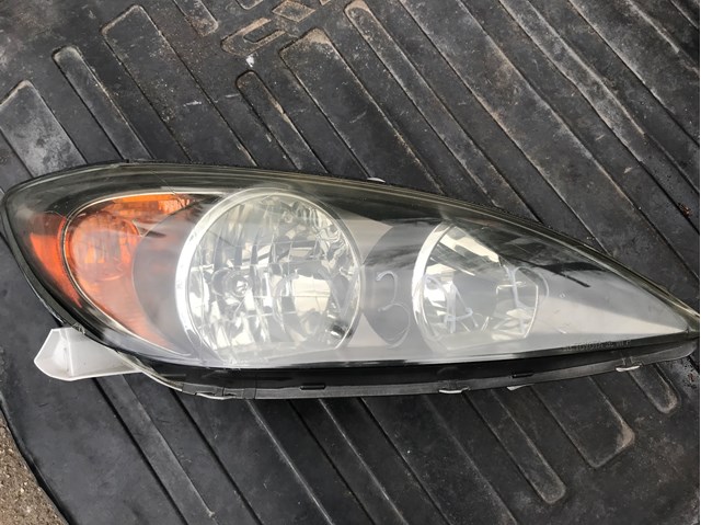Фара основная правая 8111006180 TOYOTA