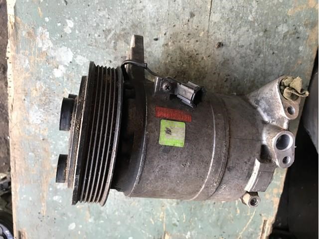 Компрессор кондиционера 926009Y400 NISSAN