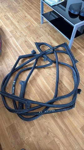 PORSCHE 9J0833721Y в наличии Киев