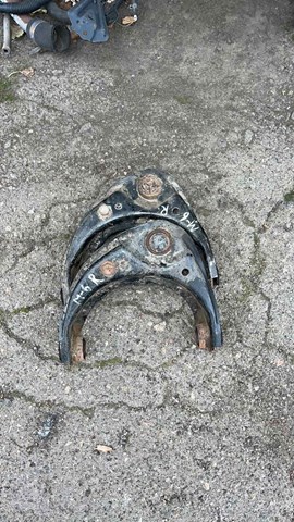 Рычаг передней подвески верхний правый GP9A34200B MAZDA