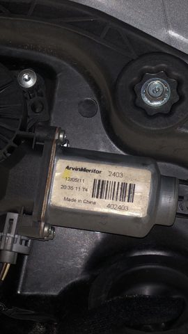 834602T000 HYUNDAI Мотор стеклоподъемника двери задней правой купить в Чернигов