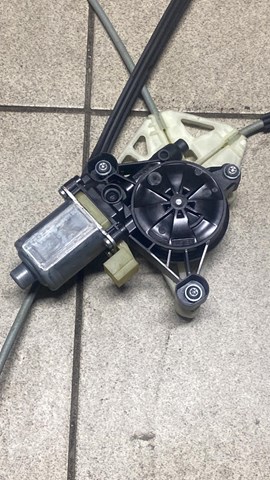 Мотор стеклоподъемника двери передней, левой 8W0959801 VAG