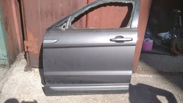 Водительская дверь LR028553 LAND ROVER