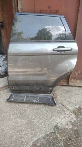 Задняя левая дверь LR028557 LAND ROVER