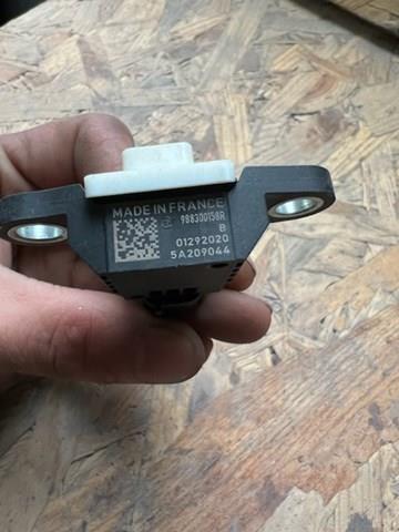 988300158R RENAULT Датчик удара купить в Днепр