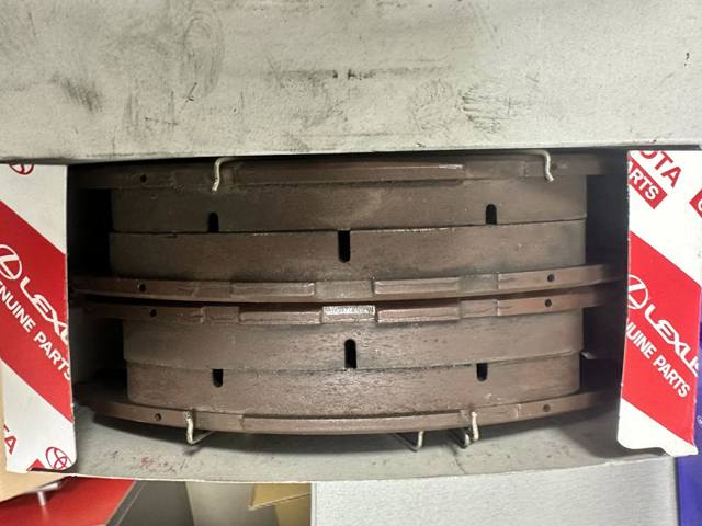 TOYOTA 0446548150 Колодки тормозные передние дисковые в наличии Ровно