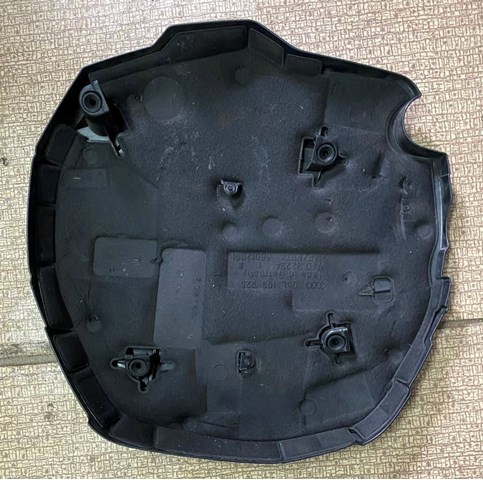 VAG 06L103925 Крышка мотора декоративная в наличии Ужгород