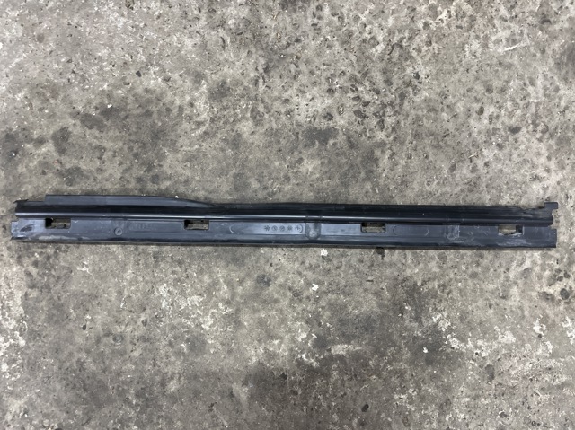 Нижний воздуховод радиатора 80A121345G VAG