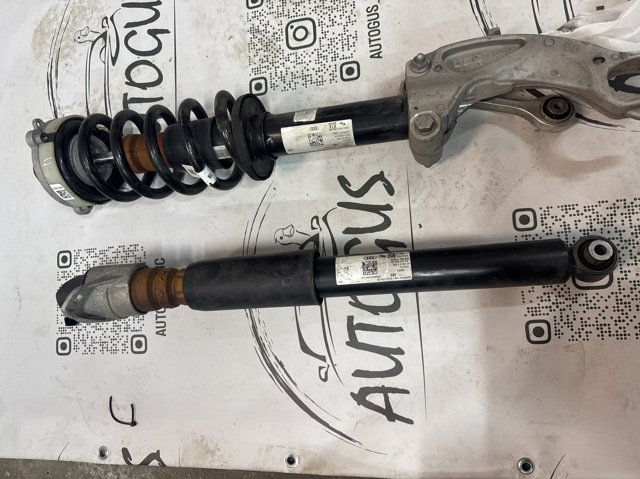 Амортизаторы задние 80A616025AA VAG