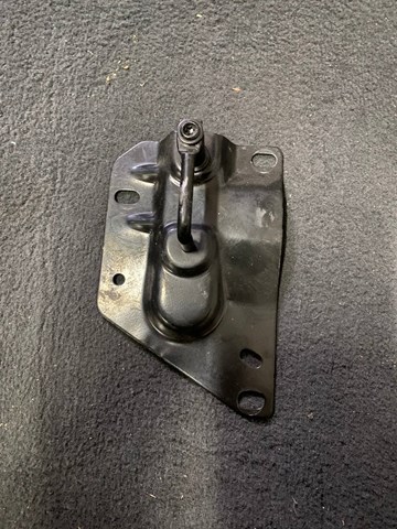 Навеска и упор капота 8W0823185B VAG